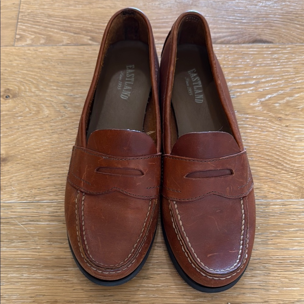 Eastland ladies Tan Leather Loafers